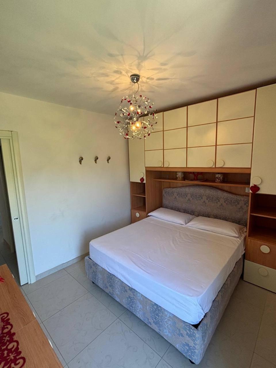 Marlena Apartment Ла-Маддалена Екстер'єр фото